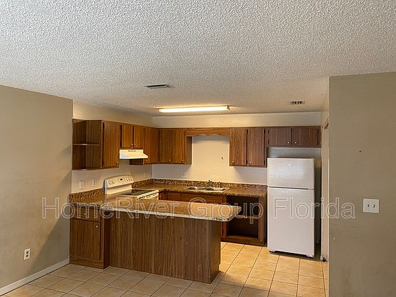 2nd image of 3721 NE 41st St APT D