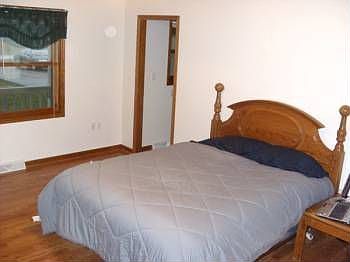 3rd image of 2615 Hillcrest Dr
