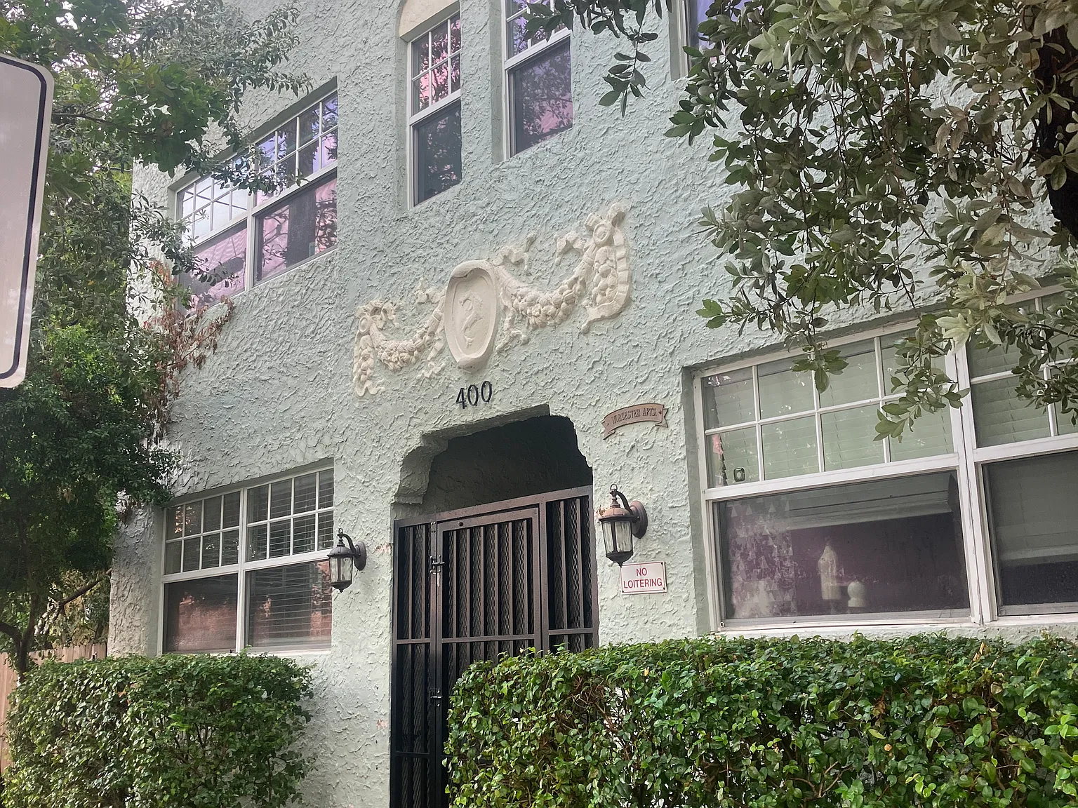 400 SW 10th Ave — Photo 2