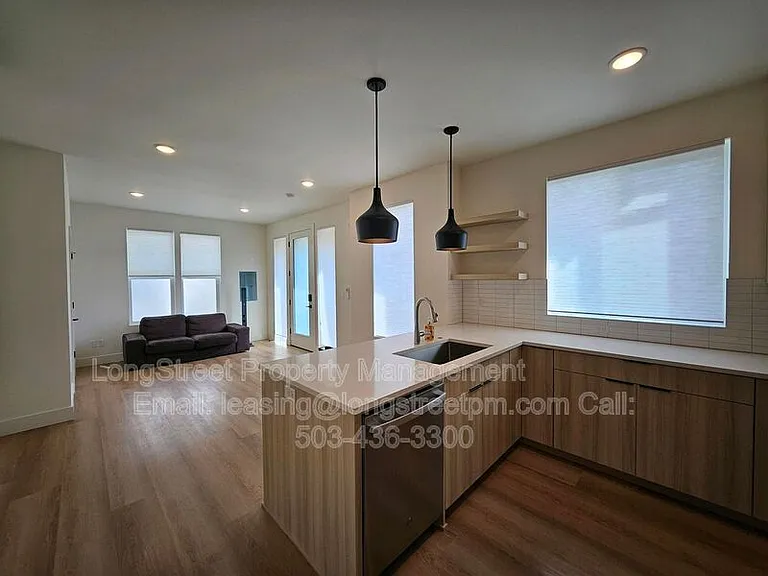 5277 N Oberlin St — Photo 5