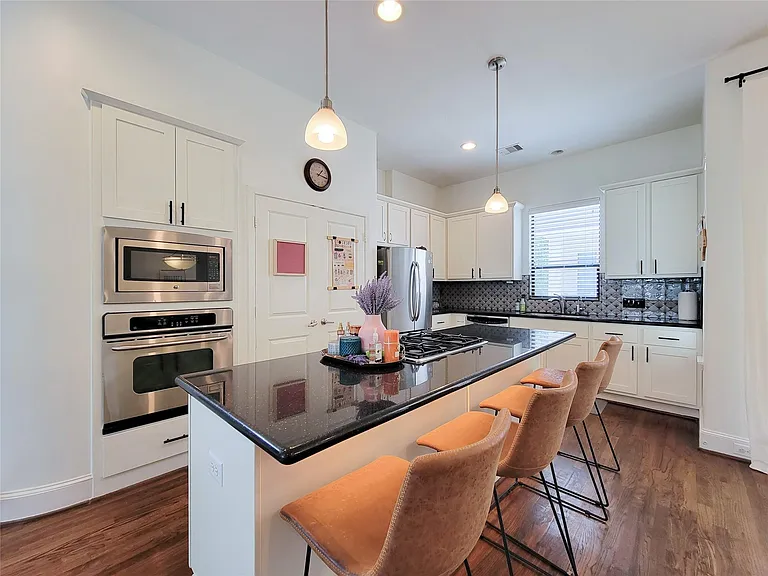 403 Jackson Hill St — Photo 14