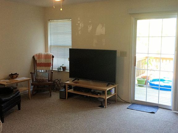 4th image of 310 Copperfield Ln