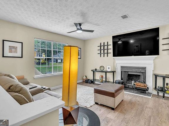 4th image of 5300 Forest Downs Ln