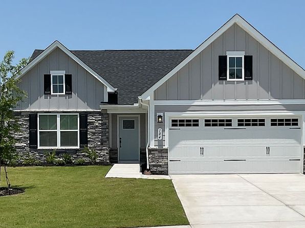 104 Saltgrass Ln
