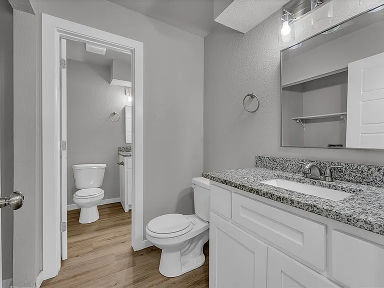 1012 N Turtle Creek Dr — Photo 16