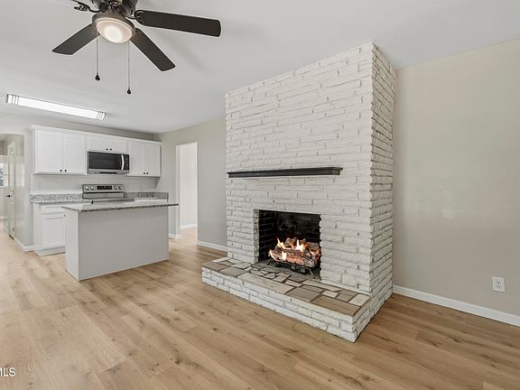 3rd image of 210 Lynn Ave