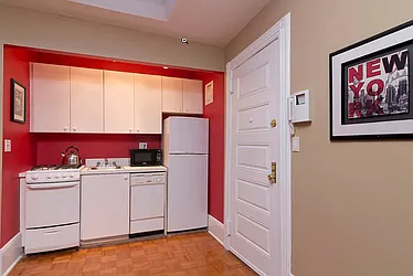 Rented by R New York