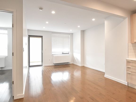 5th image of 30-40 21st St #320