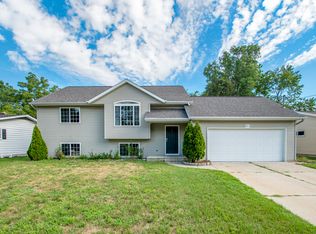 871 Diane St SE, Kentwood, MI 49508