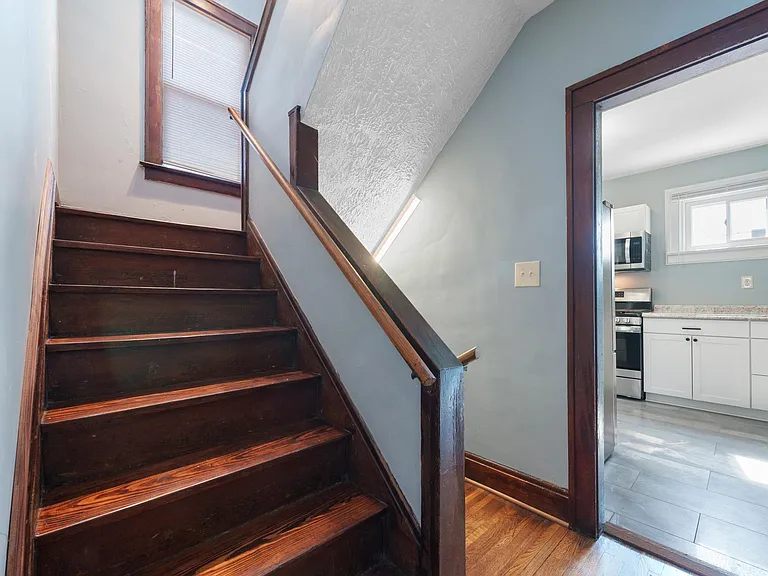 685 E Whittier St — Photo 13