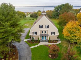 30 Lighthouse Ln, Warwick, RI 02889