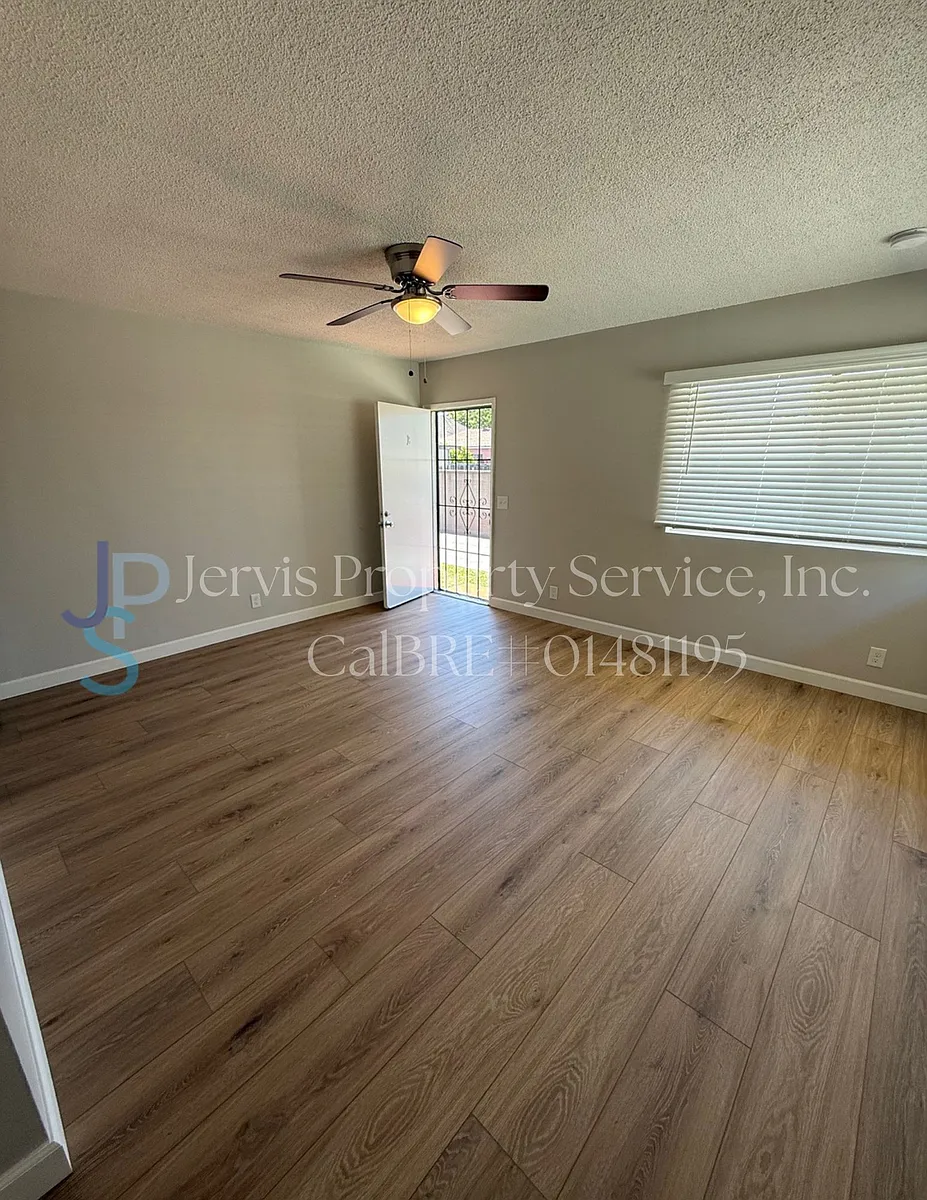 Building Photo - 6831 Bear Ave #B