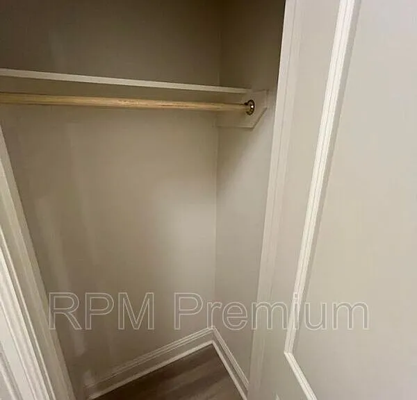 7108 Kenilworth Crossing Ave — Photo 4