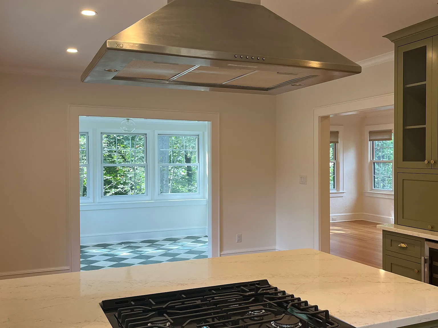 3 bed, 2000 sqft, $7,700 — Photo 4