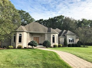 1305 Trail Dr, Dixon, IL 61021