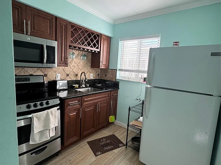 323 Monroe St #2 — Photo 6
