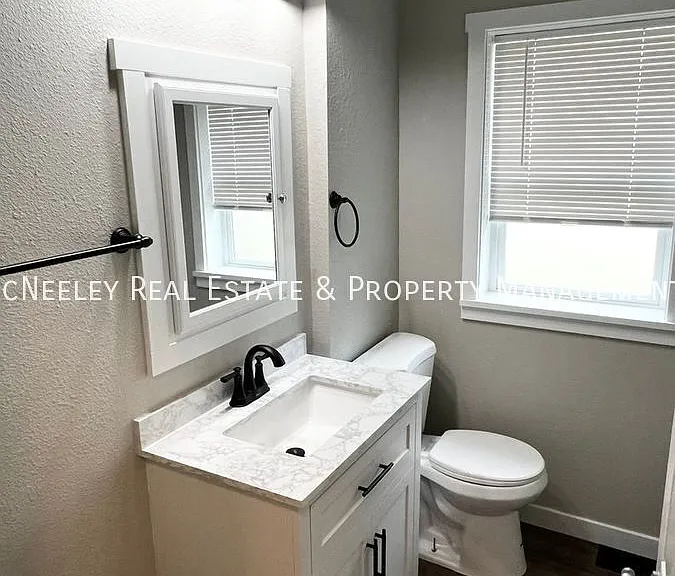 4748 N Vanderbilt St — Photo 9