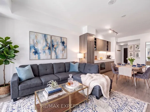 101 Erskine Ave #2103, Toronto, ON M4P 0C5