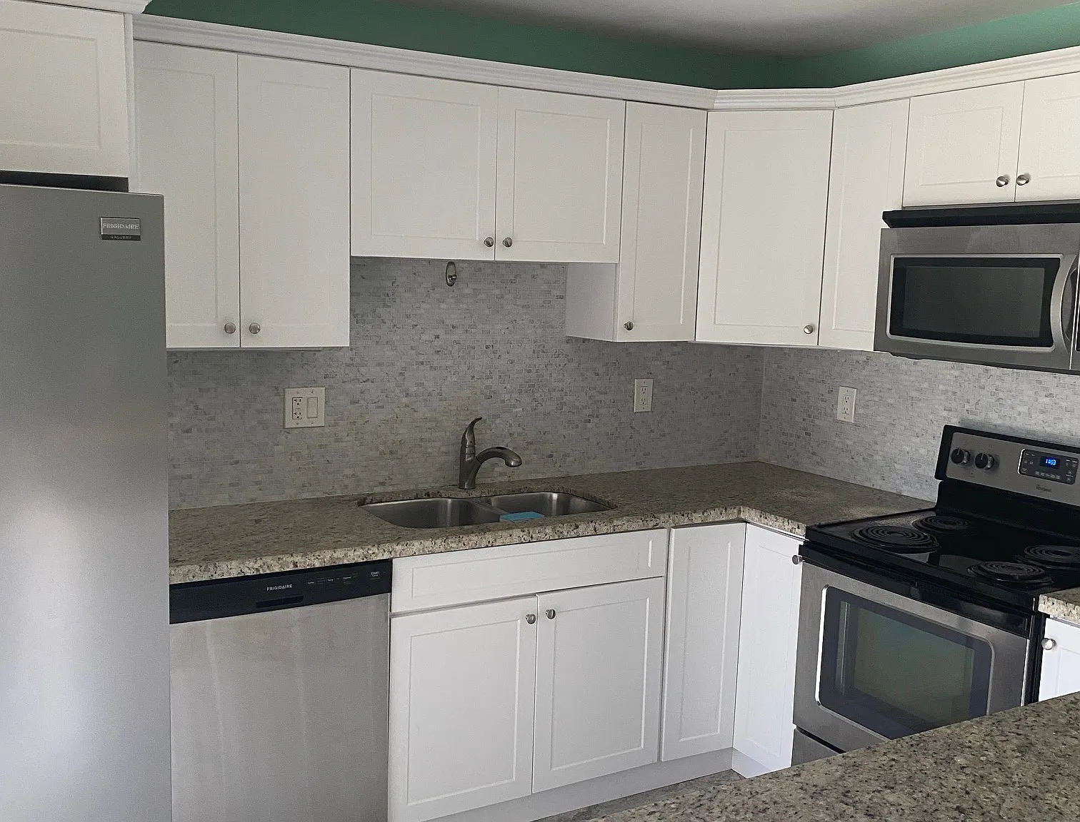2 bed, 2.5 bath, 1600 sqft, $2,600 — Photo 3