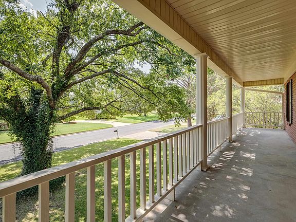 5th image of 2809 River Oaks Dr