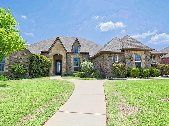 3rd image of 14916 Trumball Cir
