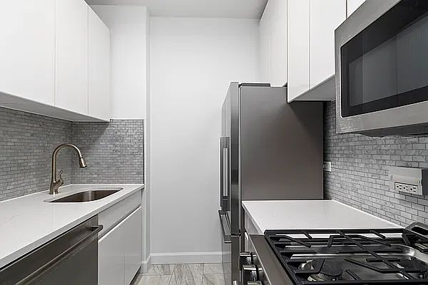 1st image of 200 E 65th St APT 16F