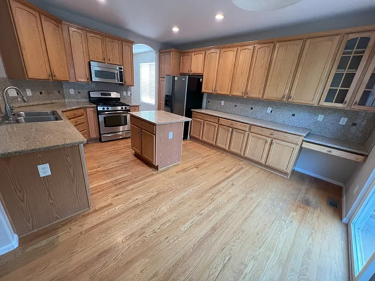 5420 Heatherton Ln — Photo 6