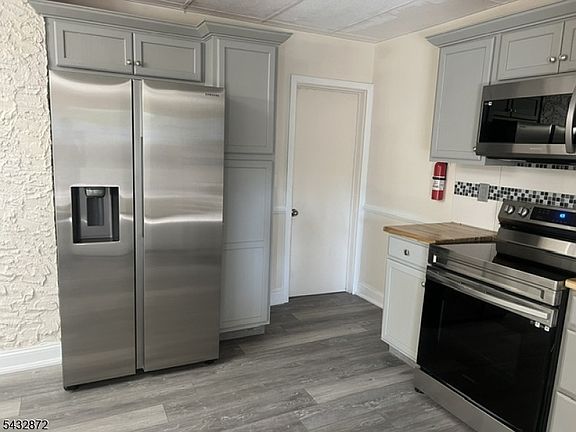 2nd image of 5 Chestnut St