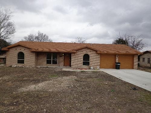 1st image of 203 Indian Oaks Dr