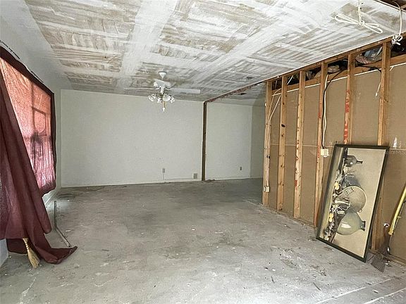 4th image of 1004 62nd Street Ct W
