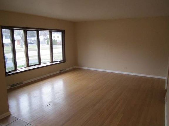 3rd image of 501 E Turner Ave