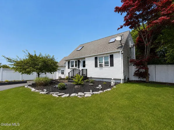 2 David Court, Colonie, NY 12205