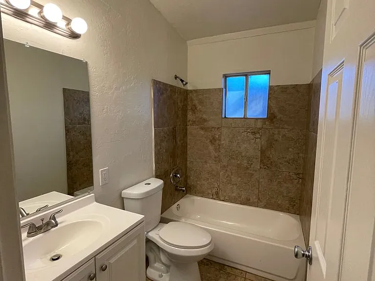 1921 E. Virginia Ave — Photo 10