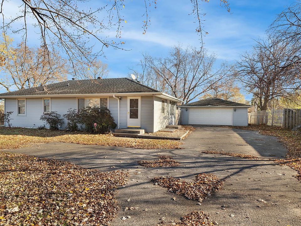 1st image of 11633 Crooked Lake Blvd NW