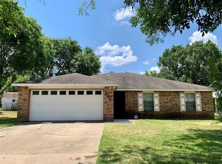 306 Omaha Ln, Duncanville, TX 75116