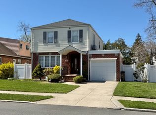 79-52 213th St, Flushing, NY 11364