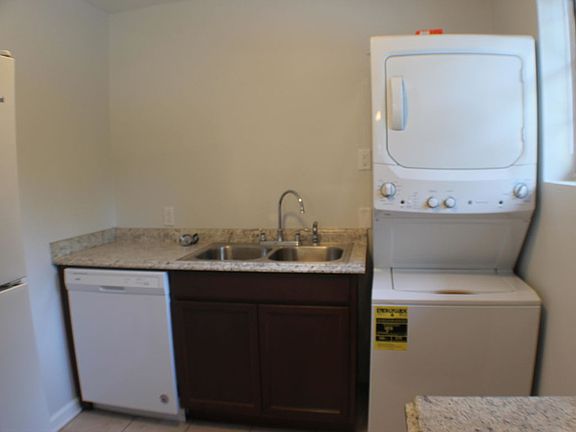 2nd image of 1114 Cedar Ave S APT A