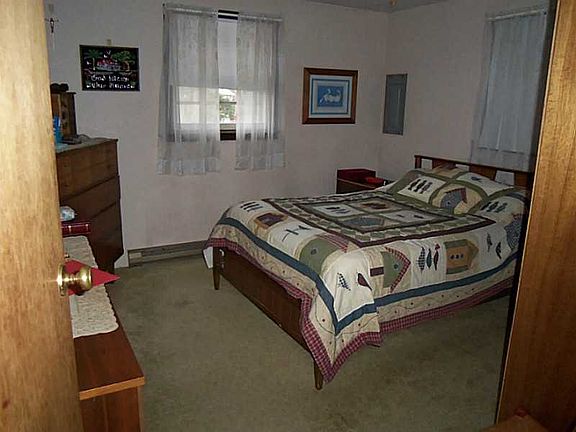 4th image of 9 Bailey Dr