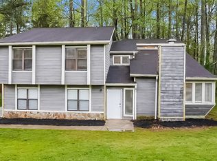 6826 Creekwood Dr, Douglasville, GA 30135