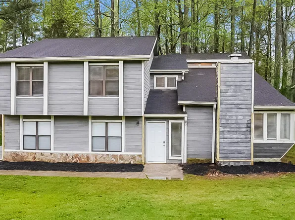 6826 Creekwood Dr, Douglasville, GA 30135