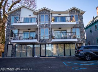 360 Van Duzer St, Staten Island, NY 10304