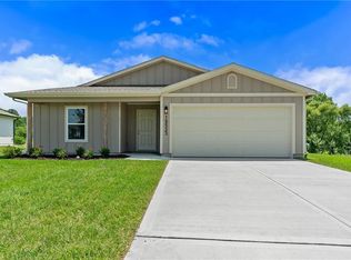 19523 Lincoln St, Spring Hill, KS 66083