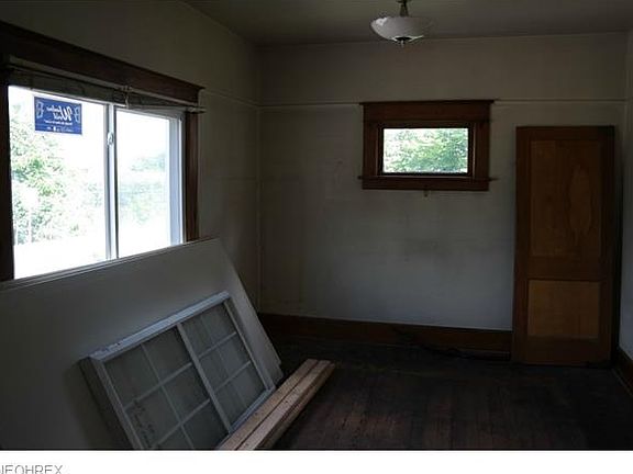 2nd image of 702 Dickson Ave