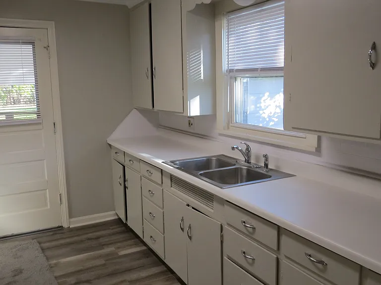 293 Tenney Ave — Photo 14