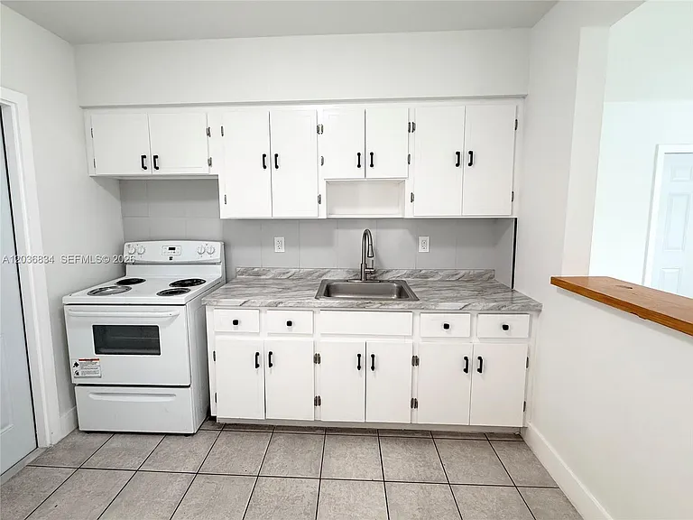 2215 Madison St #5 — Photo 3