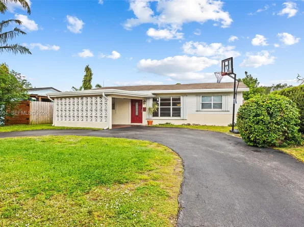 2210 N 57th Way, Hollywood, FL 33021