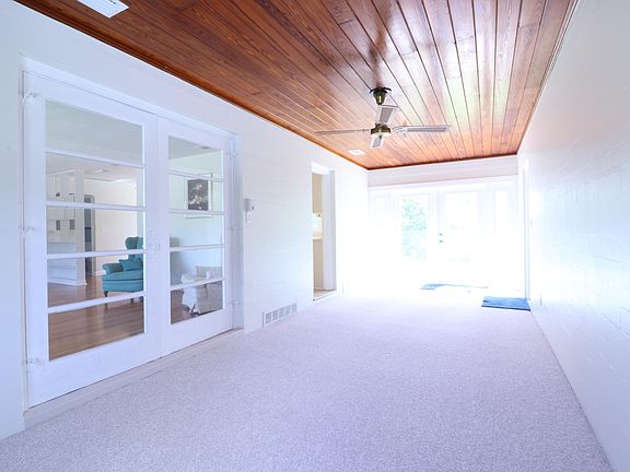 5th image of 2070 S Peninsula Dr