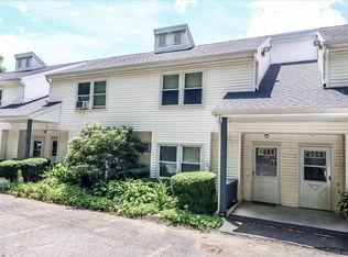 10 Canterbury Ct #10, New Milford, CT 06776