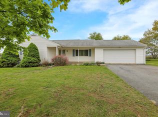 1714 Windsor Castle Rd, Hamburg, PA 19526