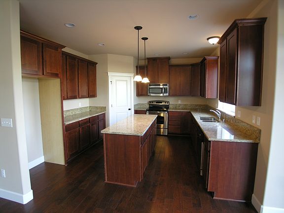 3rd image of 301 20th Street Pl SW